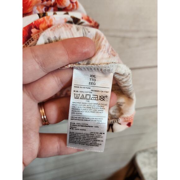 Old Navy Women's Multicolor Floral Cotton V-Neck Short Sleeve Tee Shirt Size XXL - Picture 4 of 6